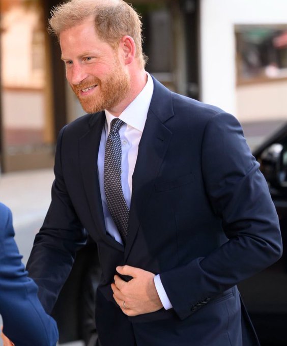 MimiRoche tweet media