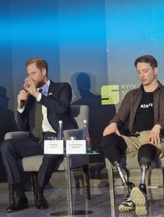 MimiRoche tweet media