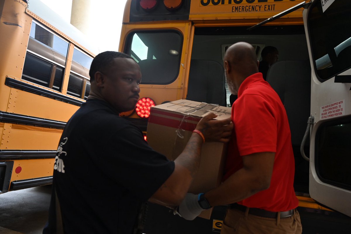 BhamCitySchools's tweet photo. Thank you @akasorority1908 for assembling 11,000 Power Packs and @cityofbhamal &amp; @bhamfirerescue for helping us load them out! These will go to scholars in need on Friday! #SuccessStartsHere 🍓🧀🍜 https://t.co/Dw4mkQqbNy