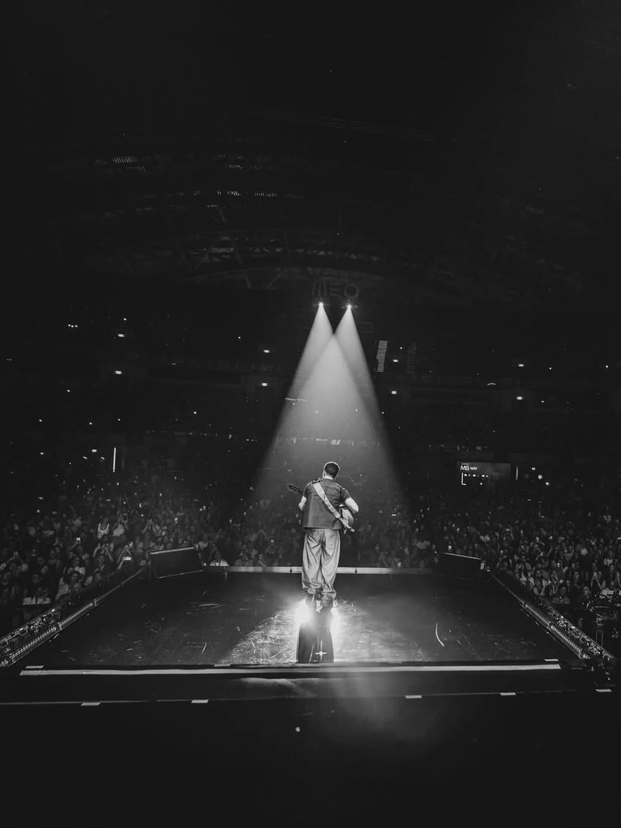 alboran_uruguay's tweet image. #Repost @pabloalboran 
——
Termina una semana llena de contrastes y arranca una nueva llena de estudio, trabajo y emociones 🤪🤪🤪🤪
Arrancamos la gira en España!!! 

02 DE MAYO BILBAO
08 DE MAYO BARCELONA
21 DE MAYO MADRID
22 DE MAYO MADRID 
30 DE MAYO VALENCIA
3