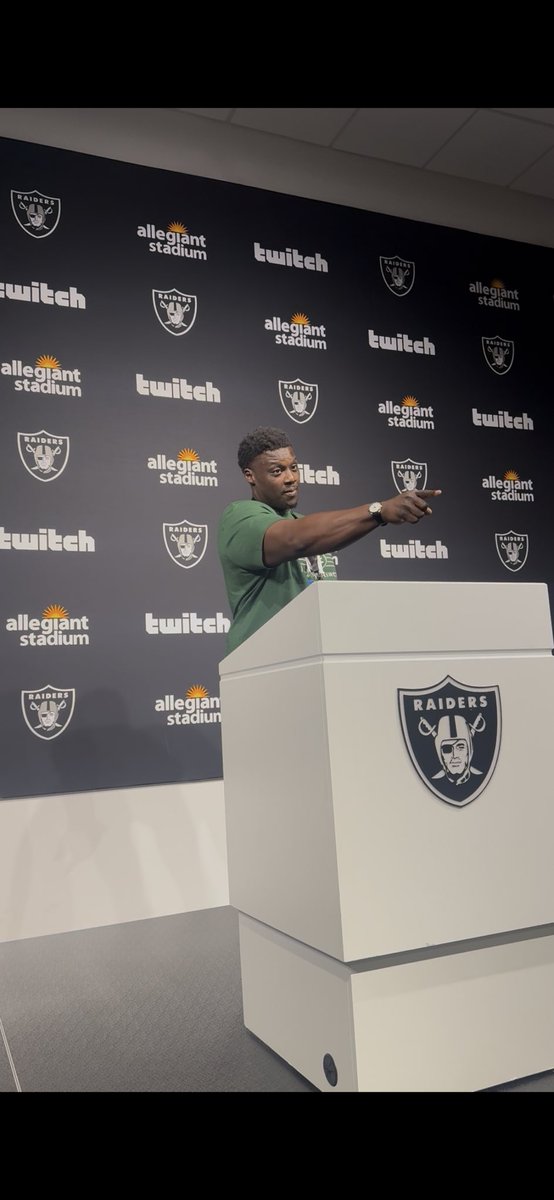 TramellTaylor's tweet photo. @Raiders  I need that contract. https://t.co/N59QN3oLC8