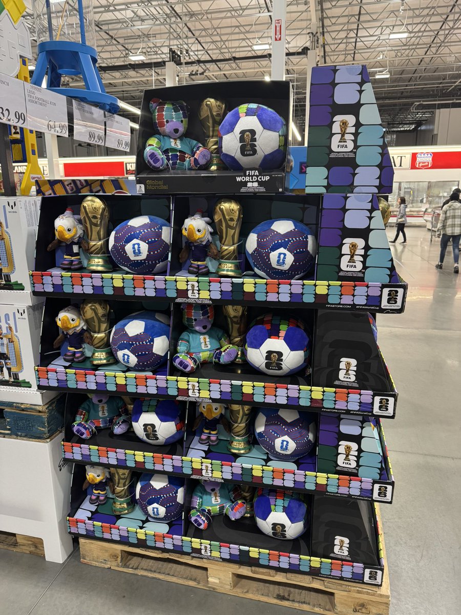 FunkoPOPsNews's tweet image. FIFA World Cup Cup plush sets now stocking at CostCo including this years USA Mascot ~

#WorldCup2026 #FIFA #FunkoPOPNews #CostCo
