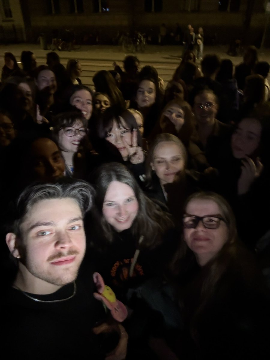 hope it reaches everyone on the photo through this way xx