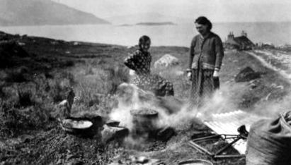 tourscotland's tweet image. Old Tour #Scotland #Ancestry Travel Visit #Genealogy #Scottish Family #History Blog #photography of crofters dyeing wool on the #Isle of #Skye. Island has been occupied since the #Mesolithic period and its history includes a time of #Norse rule tour-scotland-photographs.blogspot.com/2015/10/old-ph…