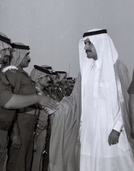_qx15's tweet photo. قصيدة قديمة للشاعر الكبير: صيّاف بن عواد الحربي رحمه الله، في حفل توديع صاحب السمو الملكي الأمير: خالد بن عبدالله بن عبدالعزيز آل سعود عندما كان وكيلاً للحرس الوطني للمنطقة الغربية:
#صياف_الحربي 
#شاعر_الخليج https://t.co/caGrM0qQWr