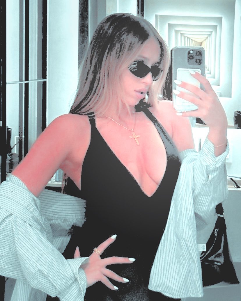 ᅠ ᅠ ᅠ ᅠ ᅠᅠ ﹔ 𝒓͟𝐨𝐬𝐚𝐥𝐢𝐞 .ᐟ | new 📌 tweet media