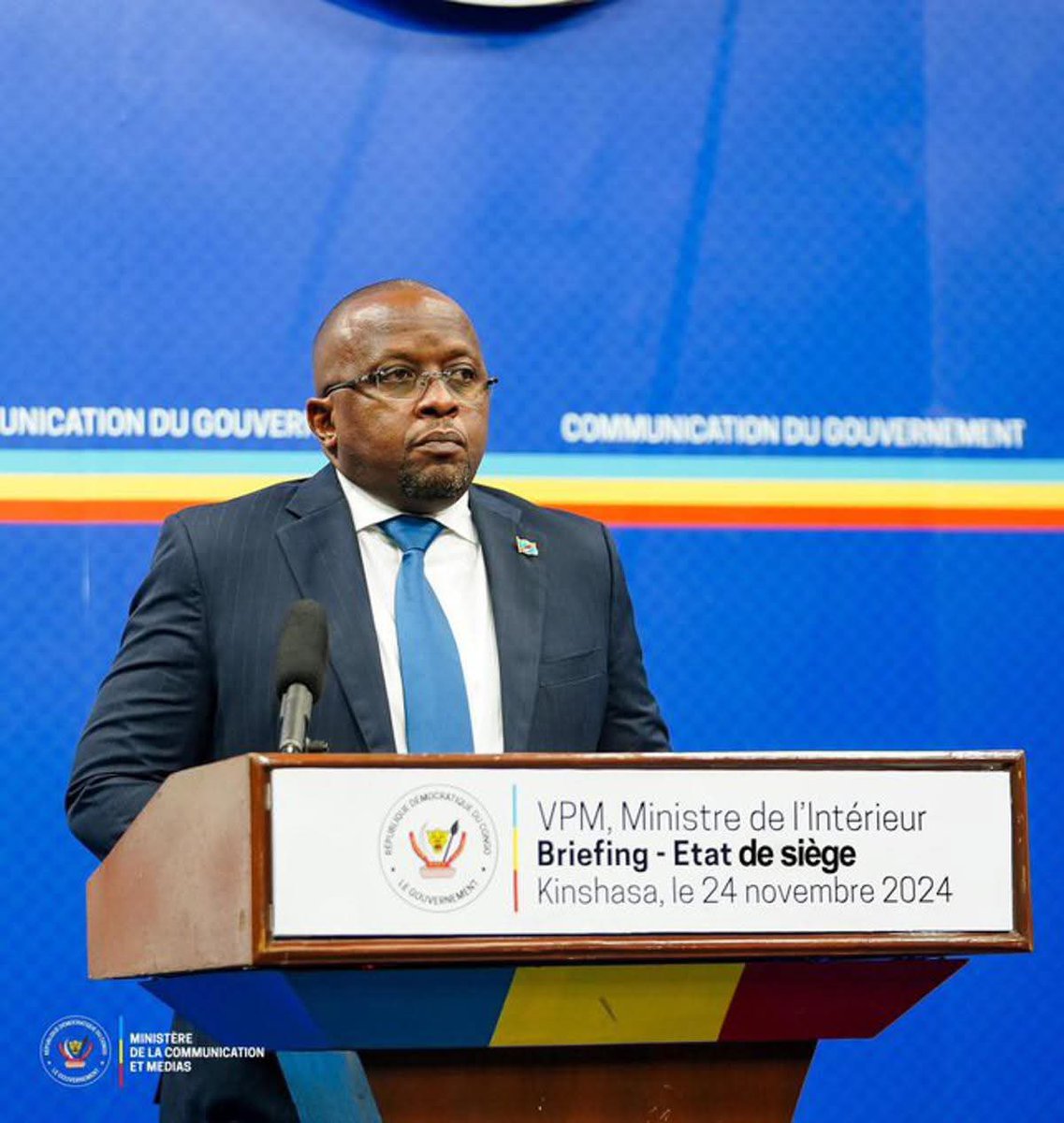 Africa_univers's tweet image. #RDC : Dans une circulaire, André Mbata Mangu annonce une restructuration imminente de l’exécutif, sur instruction de Félix Tshisekedi. Les élus sont appelés à la retenue : le sort du VPM relève exclusivement de la Haute Autorité Politique. #Politique #Gouvernance