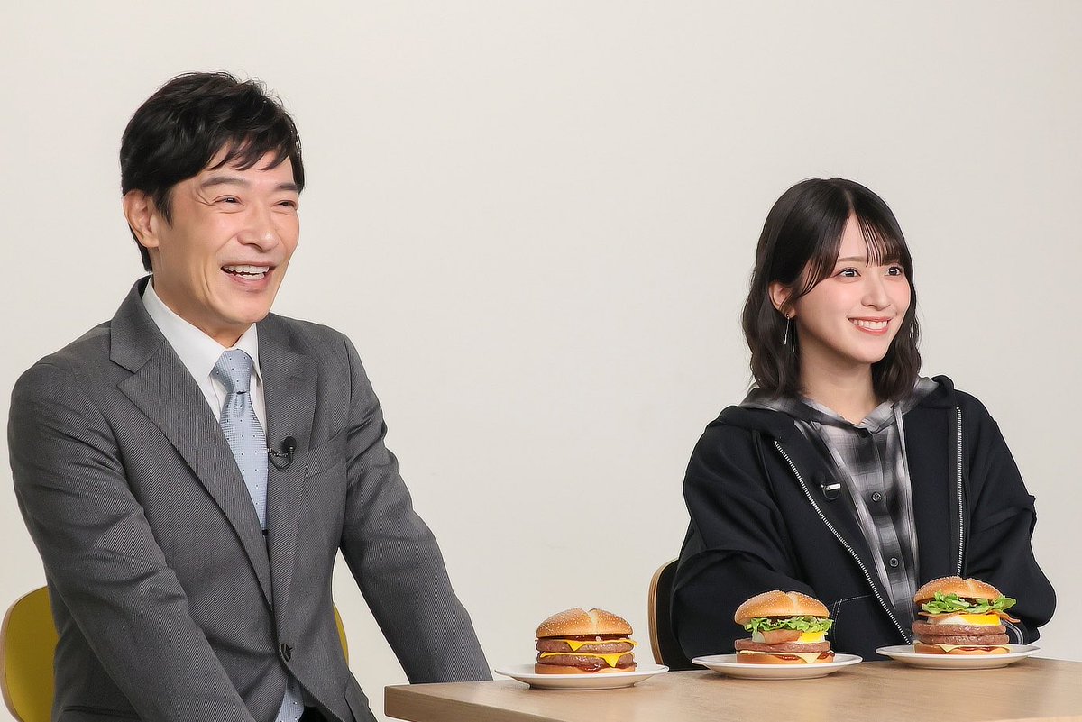 ともがみ tweet media