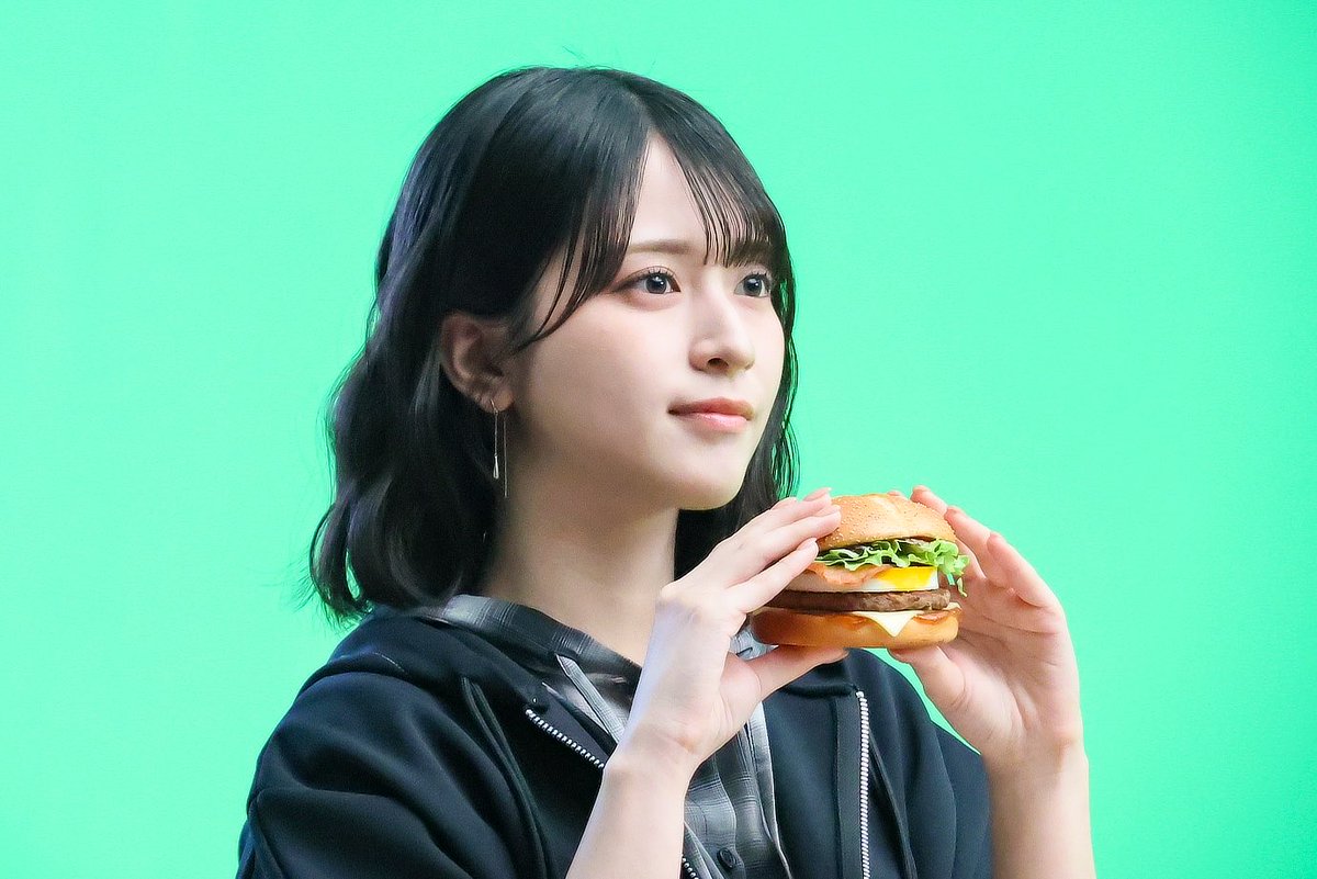 ともがみ tweet media