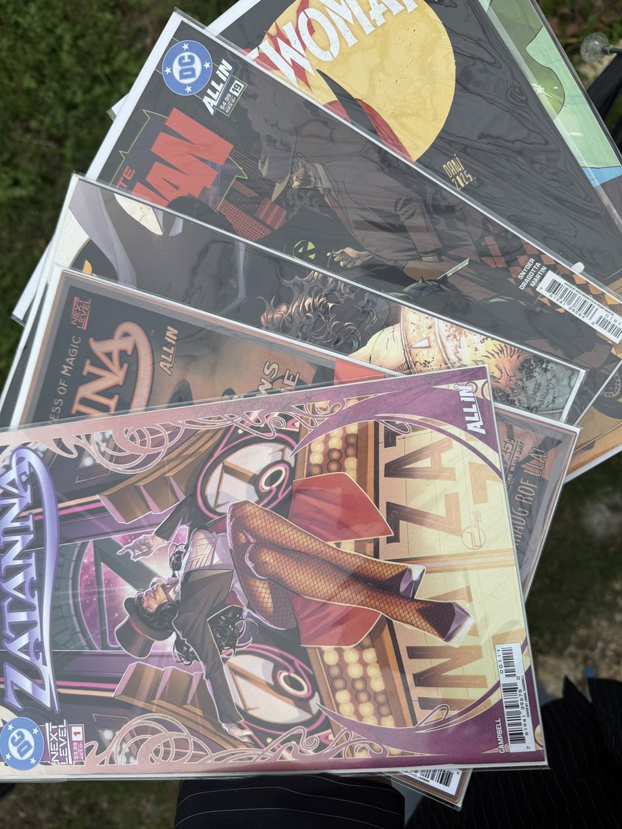 ibatcatz's tweet image. im back with my #NCBD post (did yall miss me)