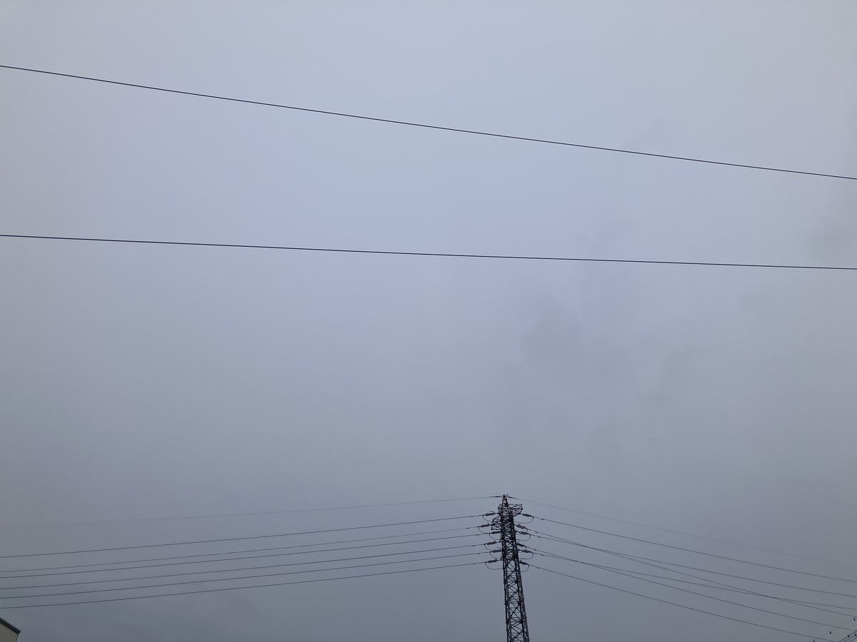 ahsuzuchu's tweet image. おはようございます☺

本日は雨☔時々くもり☁
13℃～15℃の予報です

雨がパラパラ降っています☂
本日もよろしくお願いいたします🐸
#鈴鹿 #SUZUKA #ホテル #hotel #天気 #イマソラ #イマテン