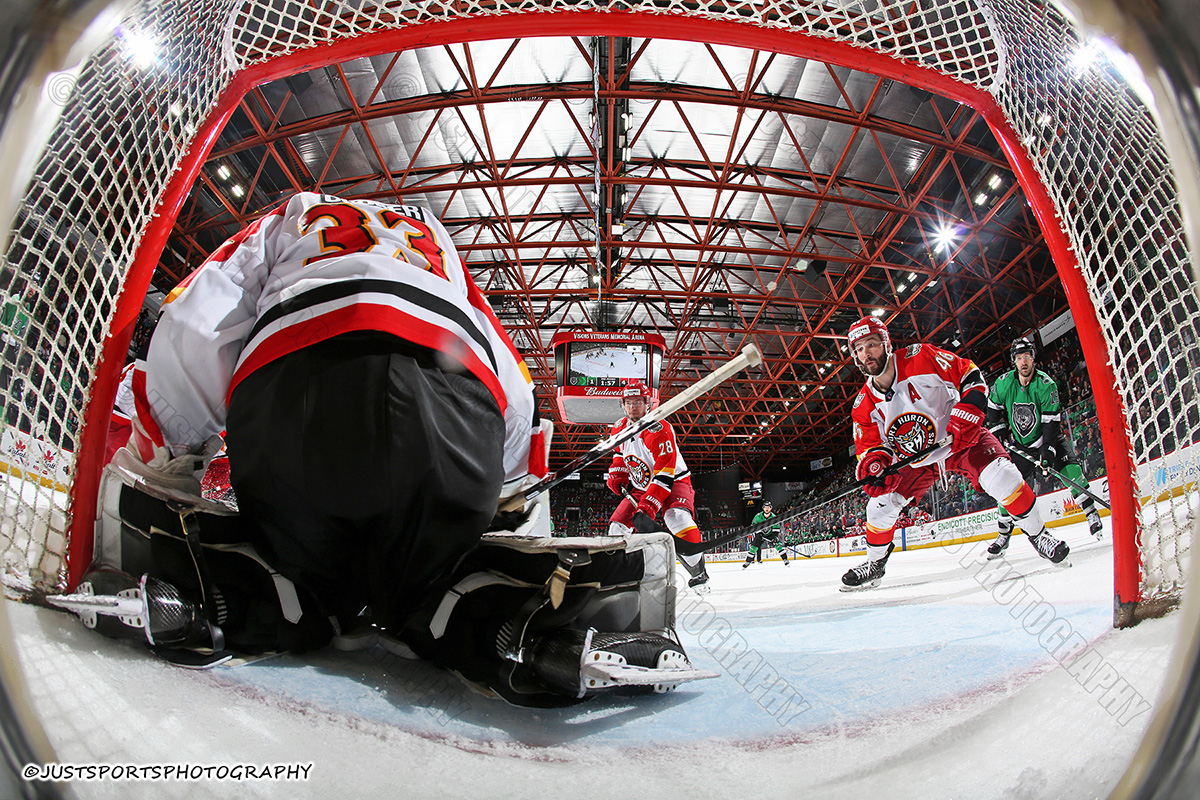 JustSports_AHL's tweet photo. 04-25-2026 BINGHAMTON BLACK BEARS vs PORT HURON PROWLERS

REMOTELY TRIGGERED CAMERA MOUNTED IN THE GOAL

@BlackBearsFPHL
@PHProwlers
@PocketWizard
@CanonUSApro
#pocketwizard
#remotecamera
#RemoteCameras
#makeitpossible
#whereistheremotecamera
#funwithremotes
#netcam
#goalcam https://t.co/sVKRPFqo1A