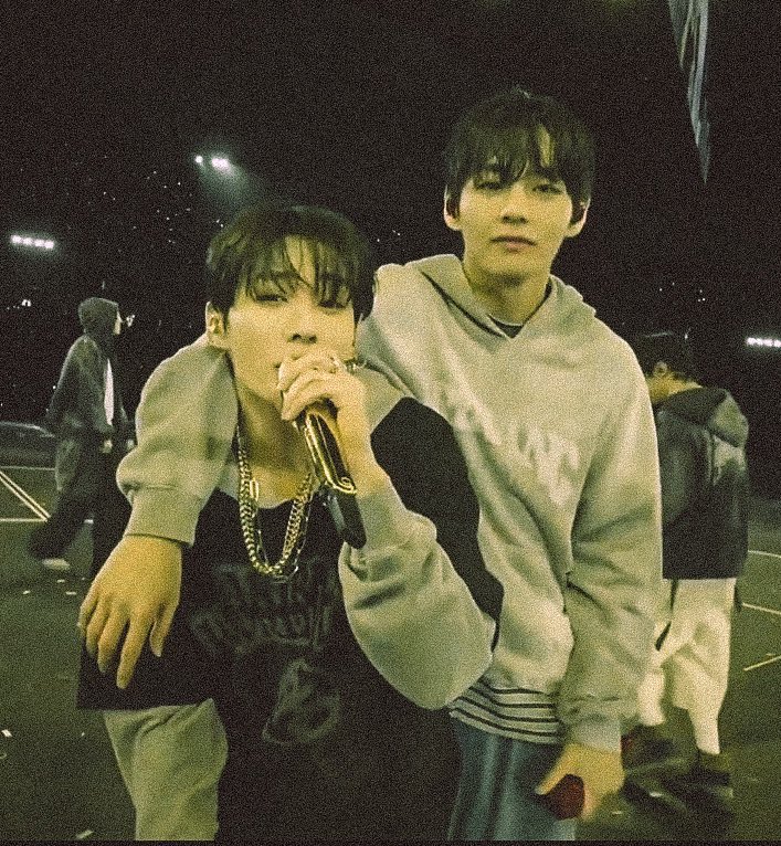 `vαηεssα but ≮ aşık tweet media