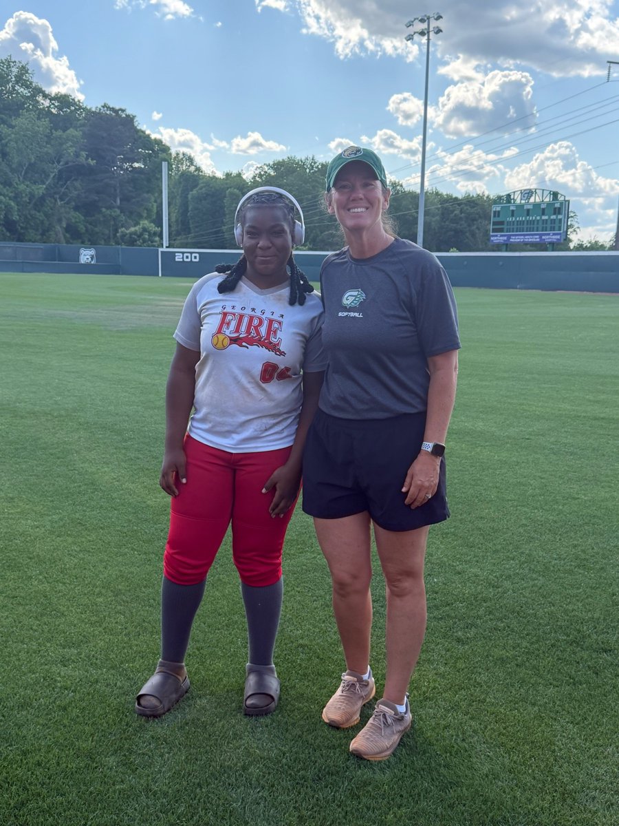 TrinityDudley21's tweet image. 4/26 Great day at the Grizzly Softball Camp at Georgia Gwinnett College!🥎

Thanks to Coach Kat and Coach Razey - learned a lot and excited for future camps.

#softballlife #studentathelete #development