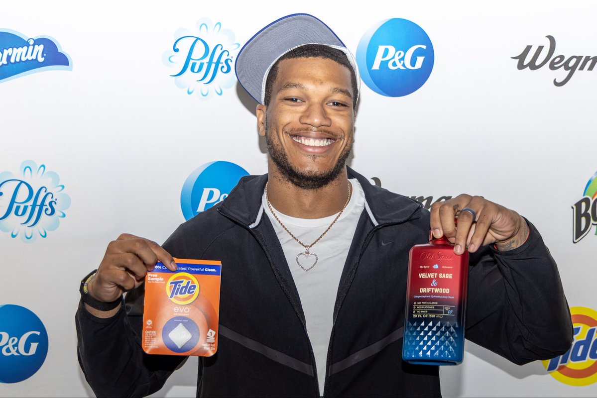 DJ Moore tweet media