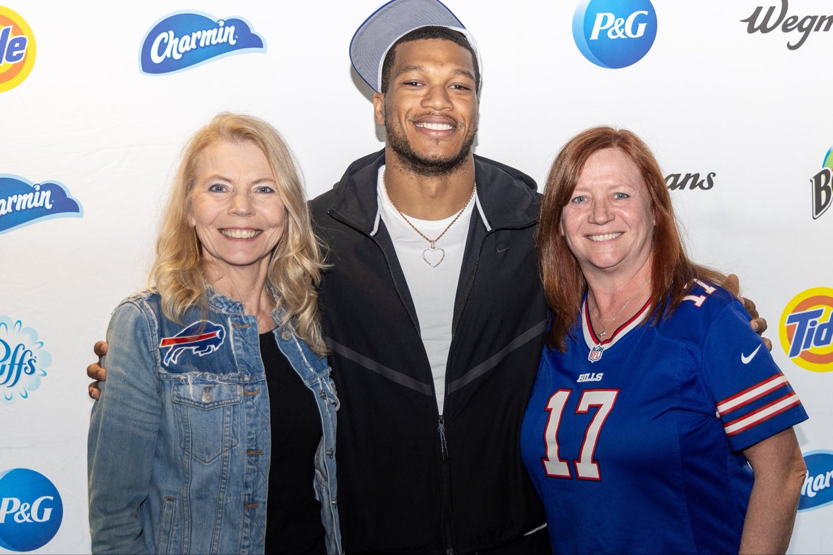 DJ Moore tweet media