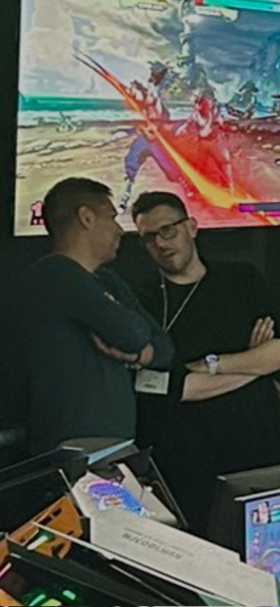 Mikexd09's tweet photo. Esos sucios gaijins https://t.co/XS3dz1FVIo