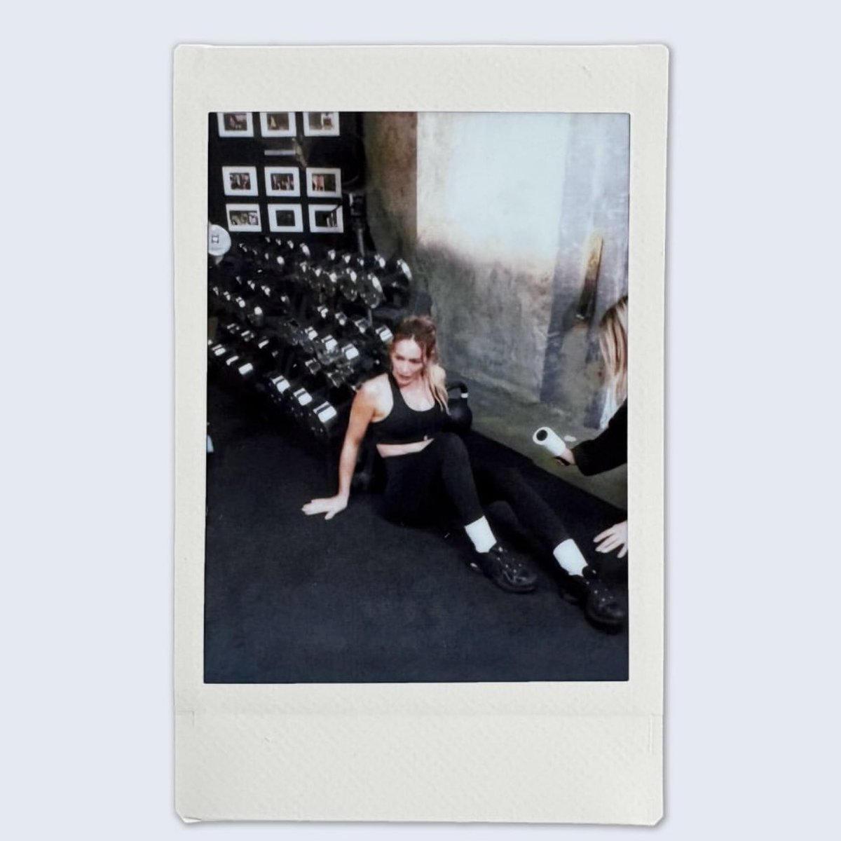 portalcnbr's tweet image. Novas polas da Hilary Duff divulgadas nos bastidores para a campanha da LADDER! #boanoite #hilaryduff #ladder #noticias #cnbr