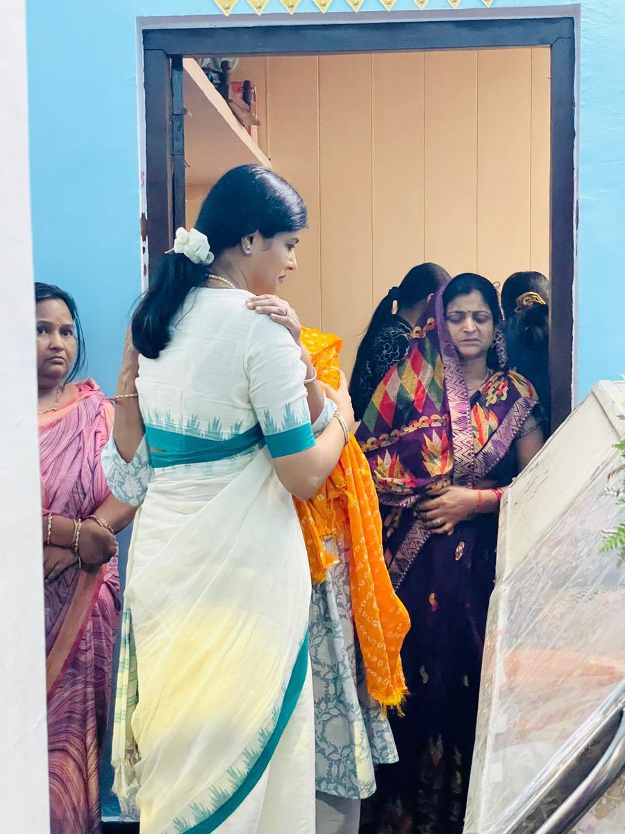 Anupriya Patel tweet media