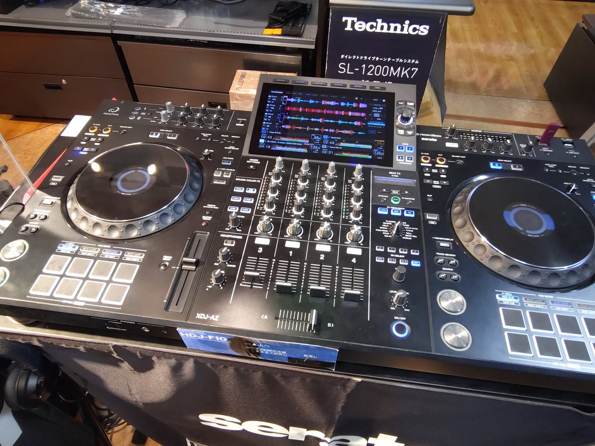 三宮店DJブース内のXDJ-AZのファームウェアを1.3にアップグレード完了