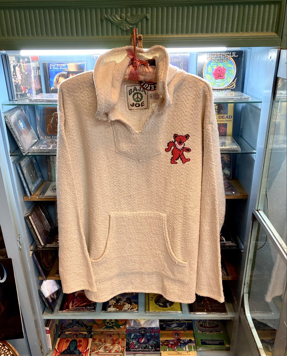 chocolatepanxx's tweet image. 雨が降ってて
ひんやりの大阪阿倍野です

こんな日はコットン素材のBaja Hoodieがオススメです

Grateful Dead - Circle Bear Baja Pull Over Jacket (Natural Cotton)

Bear’s Choice は
連休中も土・日・祝以外はOPENしてます

遊びに来てくださいね

#bearschoice大阪
#gratefuldead 
#deadheads