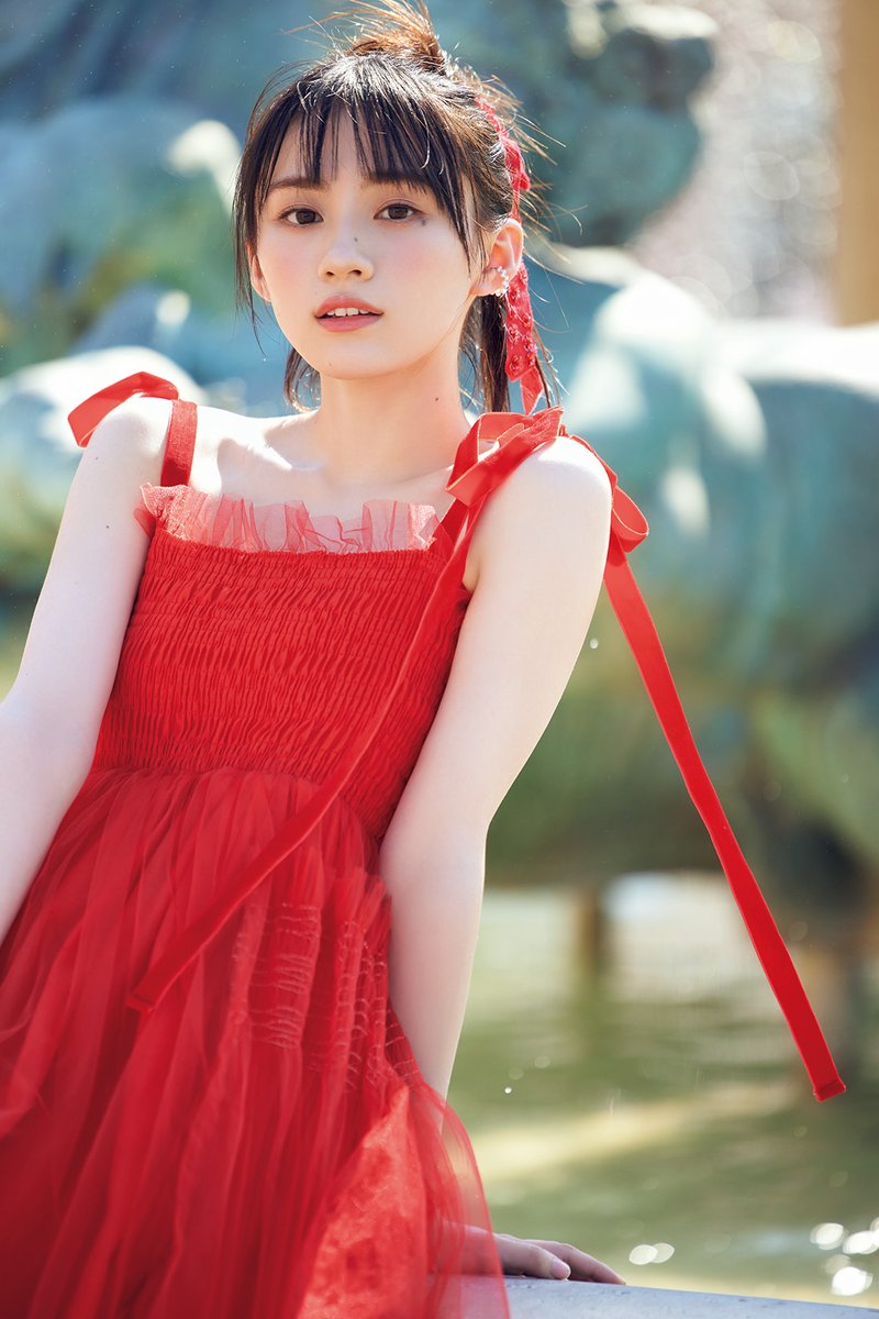 oricon's tweet photo. 【オリコンランキング】
乃木坂46川﨑桜、「写真集」2週連続1位
https://t.co/qZOVADuz4w

#川﨑桜 https://t.co/kSNh49kEp1