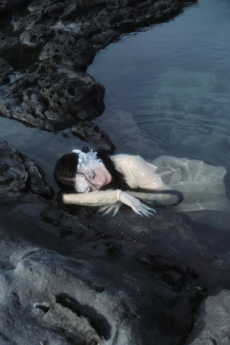 Izzy® SUMMER'S NOT OVER 🩵 tweet media