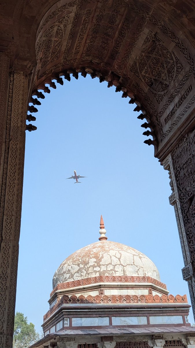 sandeep_vobl's tweet image. Scorching Delhi heat but worth it! #Avgeek ☀️✈️ #QutubMinar #India #BLR #RandomPics #Travel