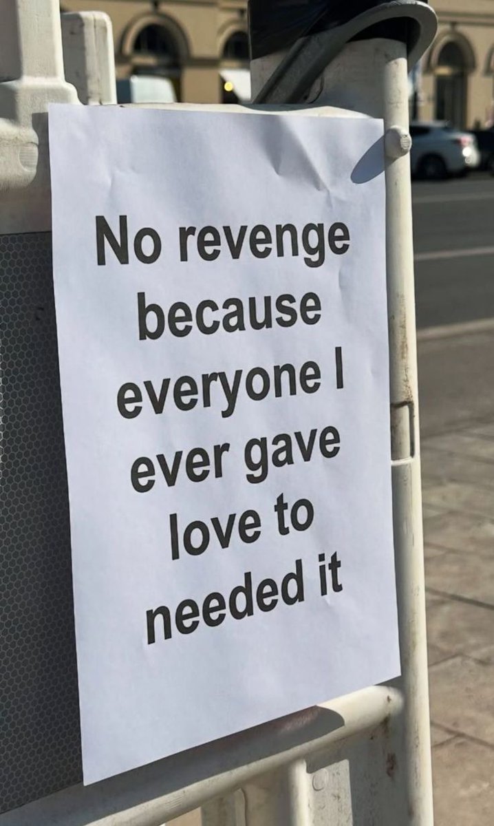 Note To Self tweet media