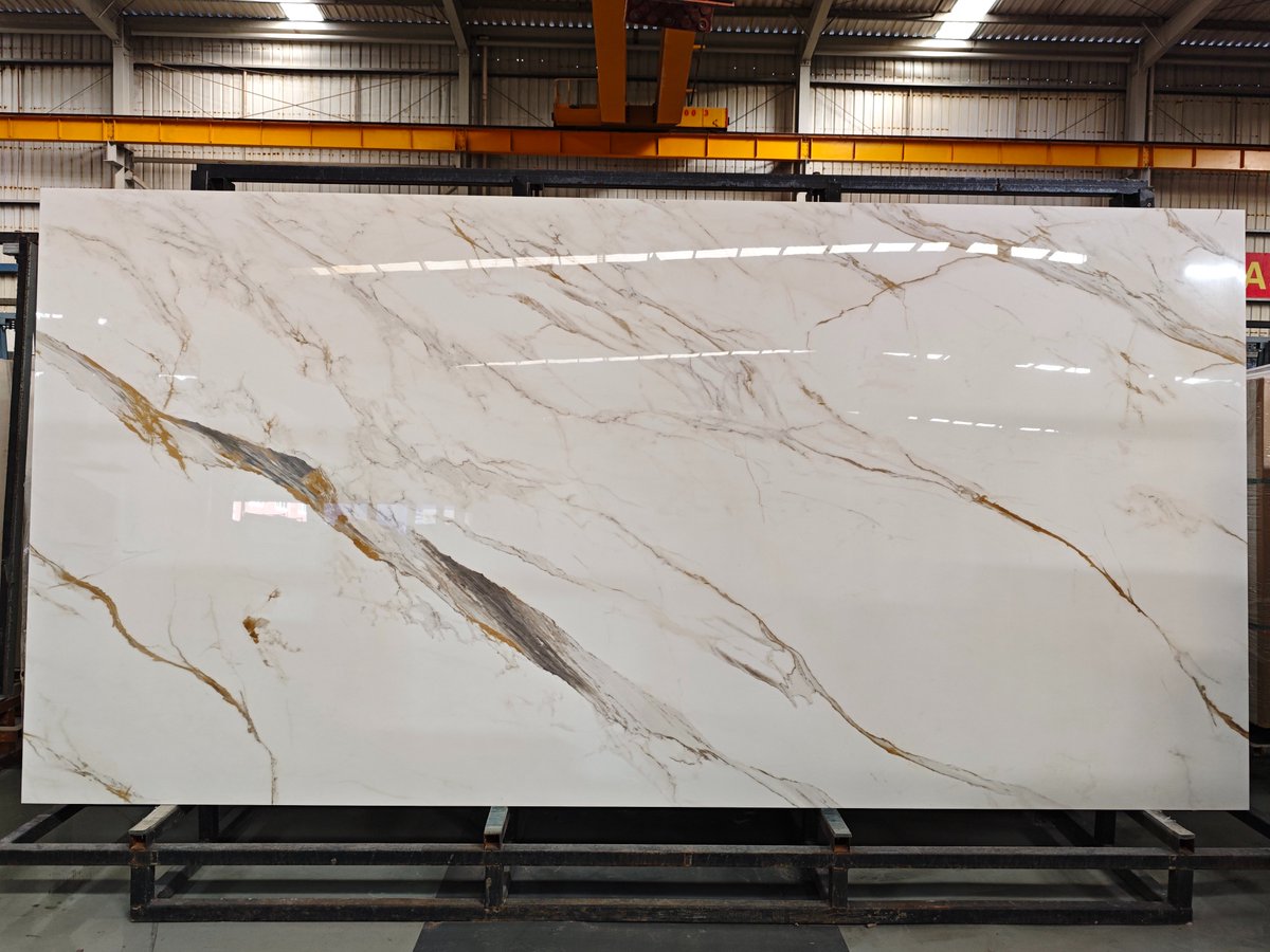 TinaQiuuu's tweet image. CY Stone – Carved Calacatta Gold
3200 × 1600 × 12 mm | Polished/Matt/Silk
Subtle, flowing veining brings understated opulence to every project. 🏛️
Love this look? Slide into our DMs. 
WhatsApp: +86 18020765072
#sinteredstone #porcelainslab #solidsurface  #calacattagold