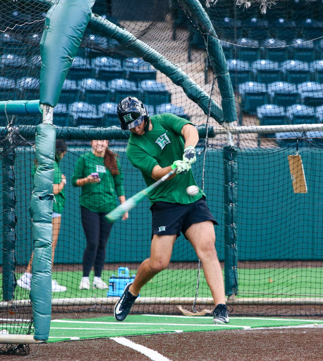 HawaiiBaseball's tweet image. Happy to be home 🏠

#GoBows
