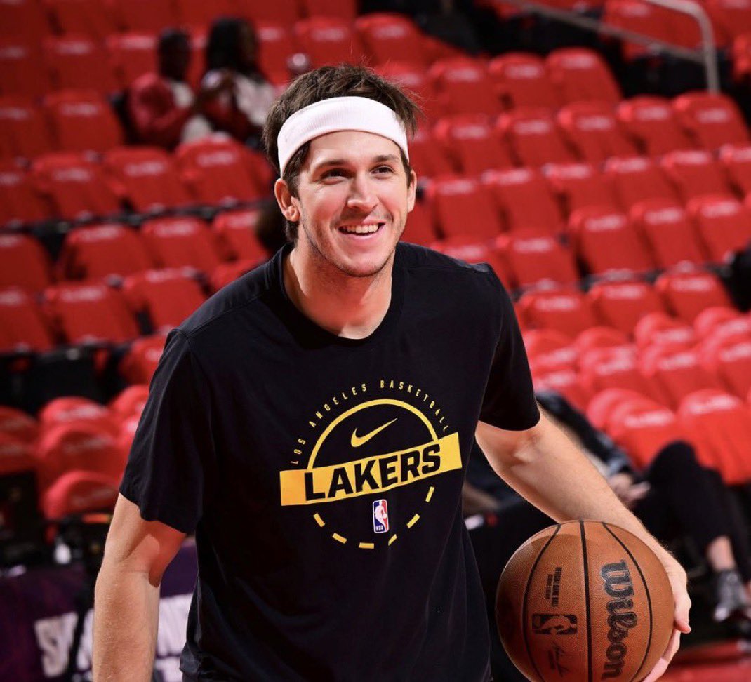 LakeShowYo tweet media