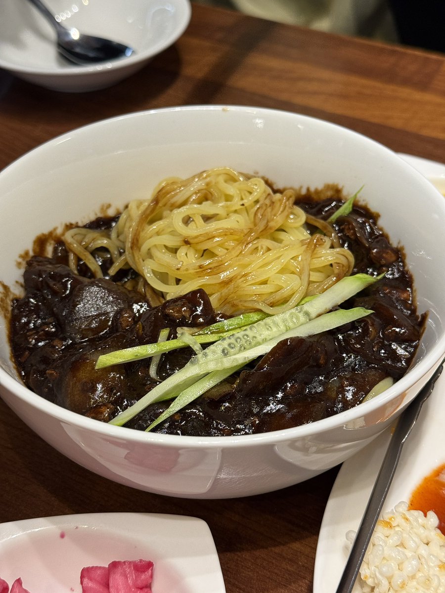 MildlabK's tweet photo. 그리고 점심 회식 ing … 🍤 https://t.co/kTwLwYttWr