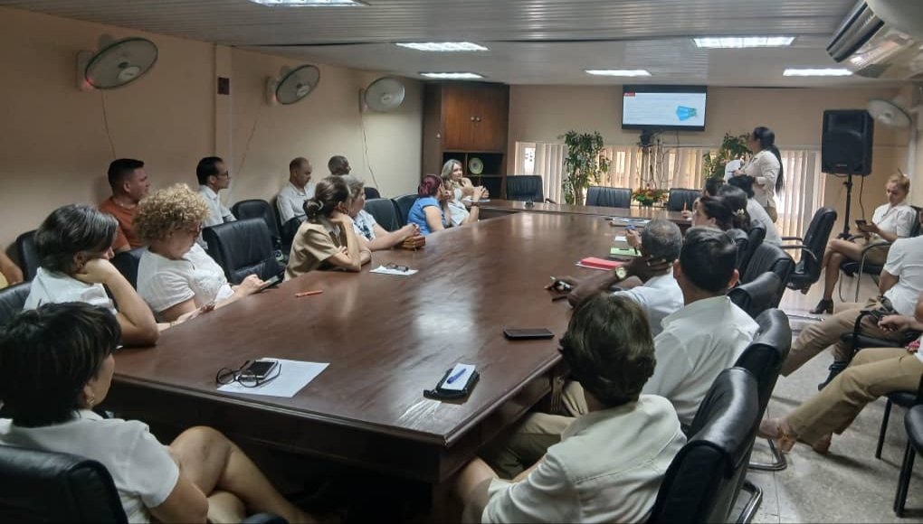 BandecVilla's tweet photo. Porque cada jornada de estudio es una inversión en confianza, calidad y compromiso hacia nuestros clientes.
Sobre las funcionalidades de nuevos productos bancarios, se intercambió en este espacio de aprendizaje en #BandecVC.
#EduquemosNuestrasFinanzas
#VillaClaraConTodos https://t.co/crMXmBK0KB