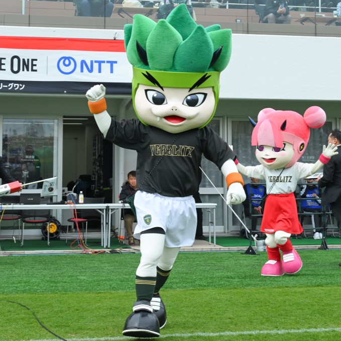 LeagueOne_JP's tweet photo. 🟢⚡️#リーグワンマスコット一問一答選手権🟢⚡️
問）チーム広報が急いで止めにきた。何をした？

ライガーくん（トヨタヴェルブリッツ🟢⚡️）
@toyotaverblitz 

答）チームの応援に集中しすぎて、大きい声が出てた
 
リポストで投票🔥
https://t.co/D2Y5vE4CTX https://t.co/YUrPycKKsG