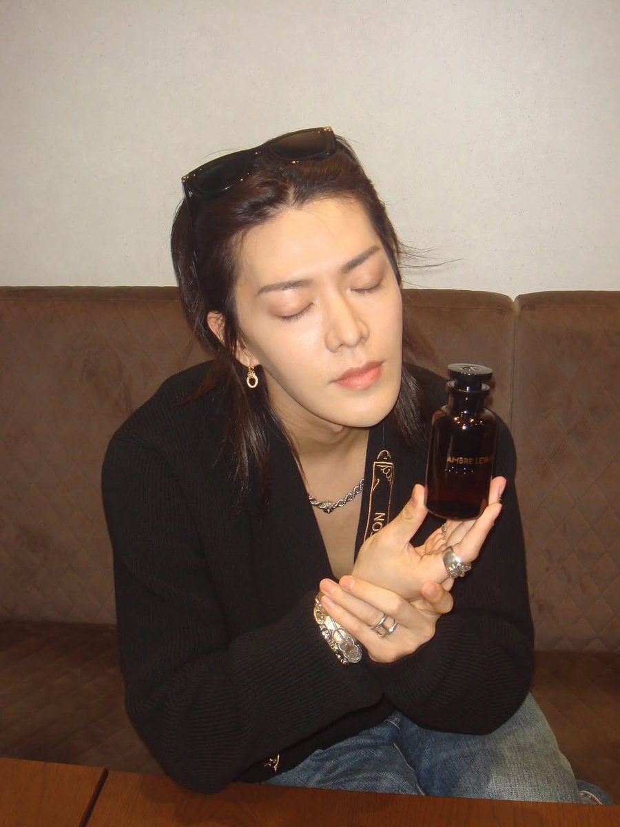 NCT_insta's tweet photo. 260429 #YUTA instagram post update

#LVParfums @louisvuitton https://t.co/pNwCMCum5A