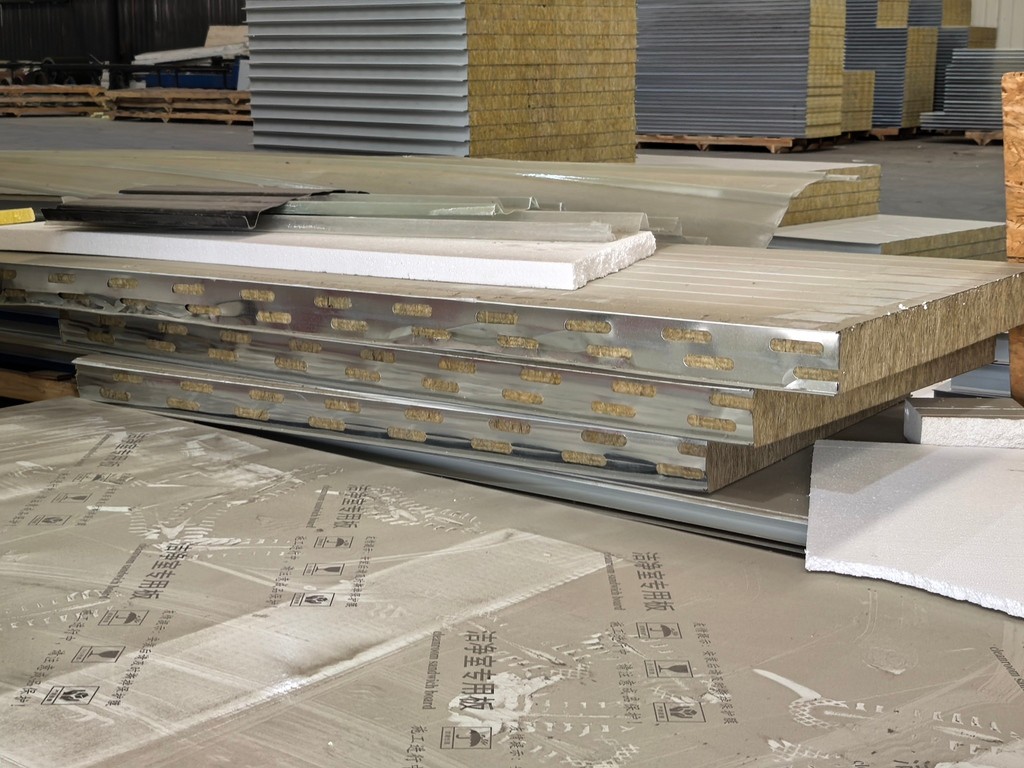 steel_ecosteel's tweet image. Sandwich panels with half construction time &amp;amp; 50-year service life!
Corrosion resistant, rust free, Class A fireproof and sound insulation.
#SandwichPanels #FireproofPanel #BuildingMaterials #FactoryDirect #ConstructionSolution