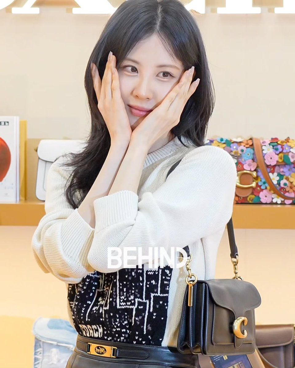 niccha000's tweet image. ซอฮยอน - Coach Tabby Shop (1)

#SEOHYUN #서현 #ซอฮยอน