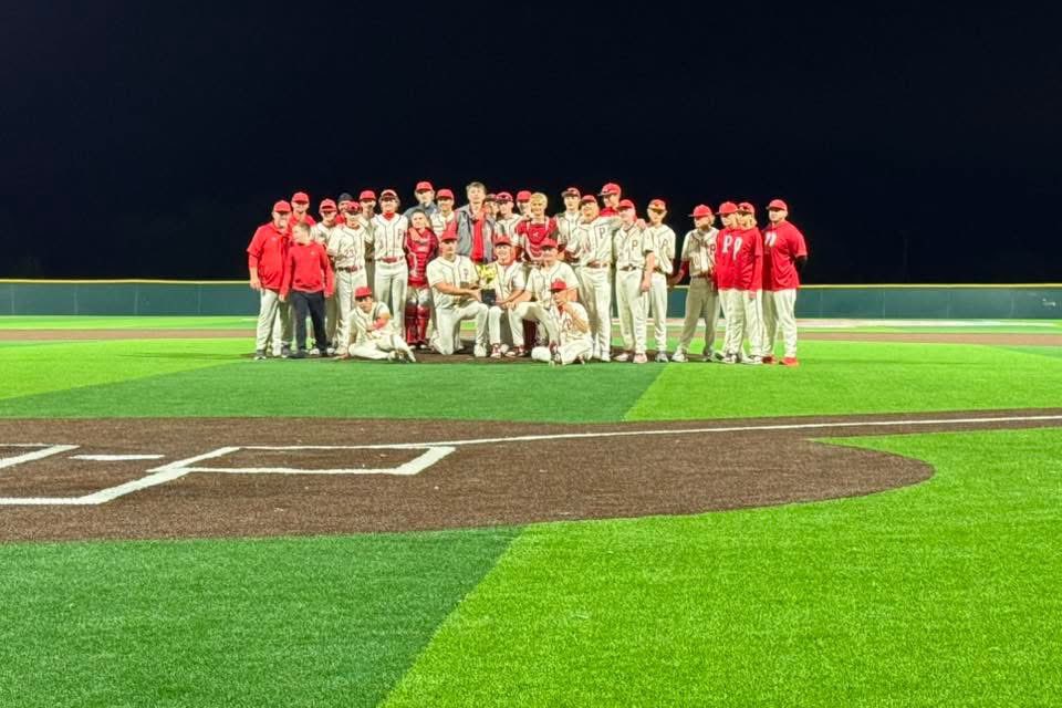 Ponder_Baseball's tweet photo. BI-DISTRICT CHAMPS!!
Won 11-1 vs Keene
On to the 2nd Round!!
#HTH
@blitzemD @sports_drc @JohnFields0 @ponderisdlions @3ATxHsBaseball https://t.co/2VqsKH9jLN