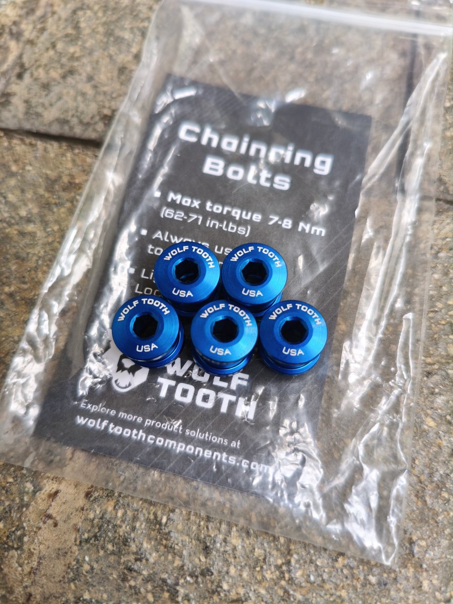 secretshopee's tweet photo. WTS Wolftooth set of 5 chainring bolts + nuts for 1x. brand new, 500k NETT. 0856 7072 582 #fnfjb https://t.co/uv5NdDNfrI