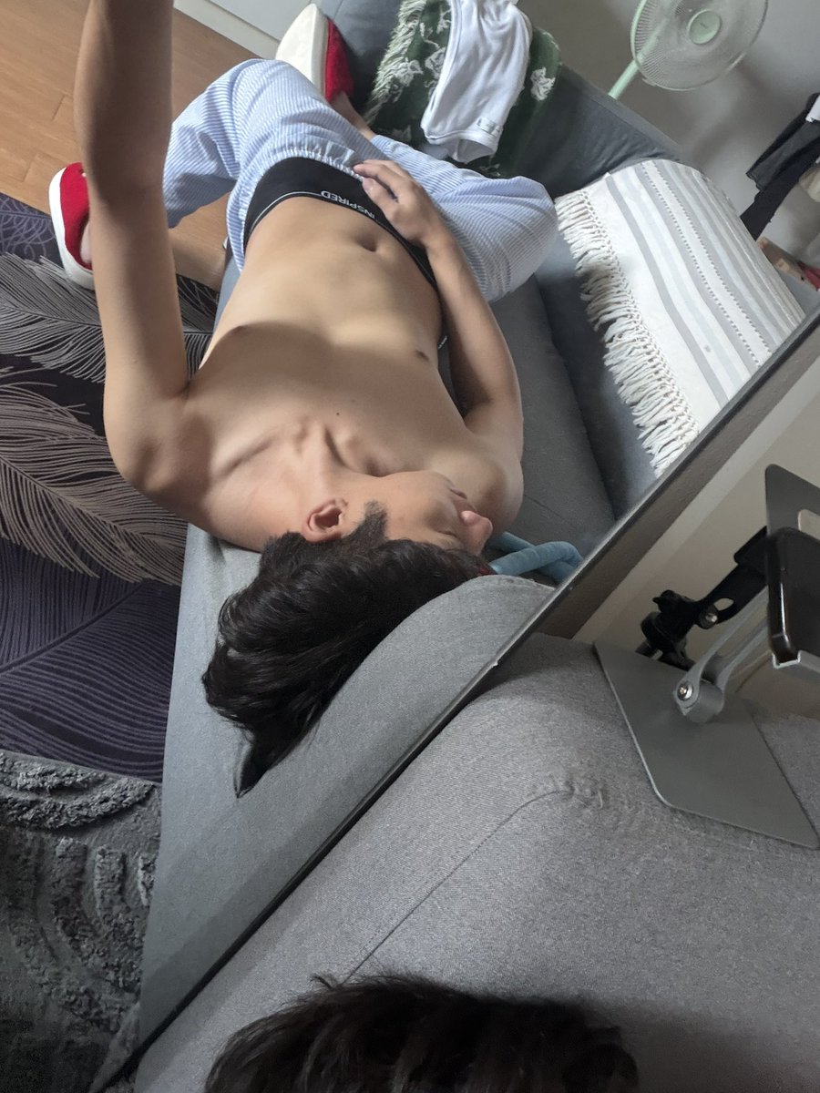 Peek383113461's tweet photo. ไม่สบายต้องไปให้หมอฉีดยา💉💦 https://t.co/P2iyuJ3lja