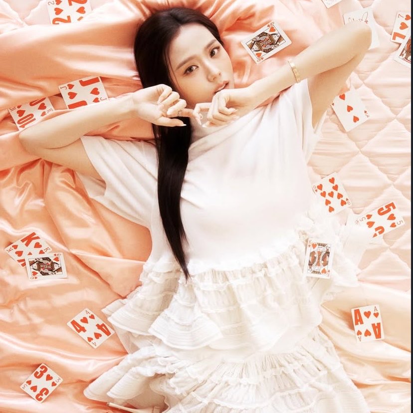 jisoo pics tweet media