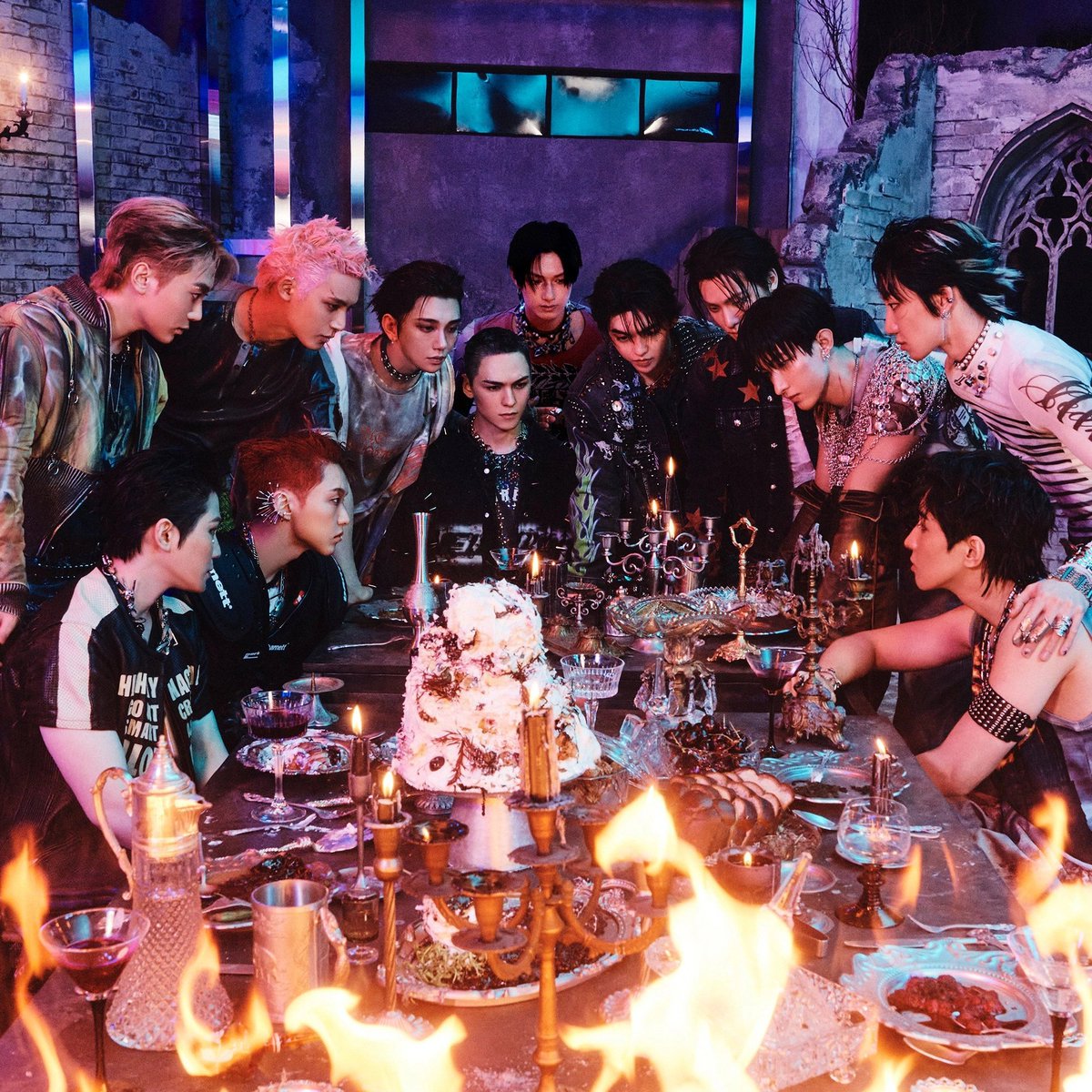 koreansales_twt's tweet image. Best-selling Artists on Circle Chart

1. #BTS — 46,493,931 copies
2. #SEVENTEEN — 44,438,201 copies
3. #StrayKids — 35,297,641 copies
4. #NCTDREAM — 21,953,812 copies
5. #TXT — 21,230,267 copies ⬆️
6. #ENHYPEN — 20,223,234 copies ⬇️
7. #EXO — 16,155,908 copies
8. #TWICE —