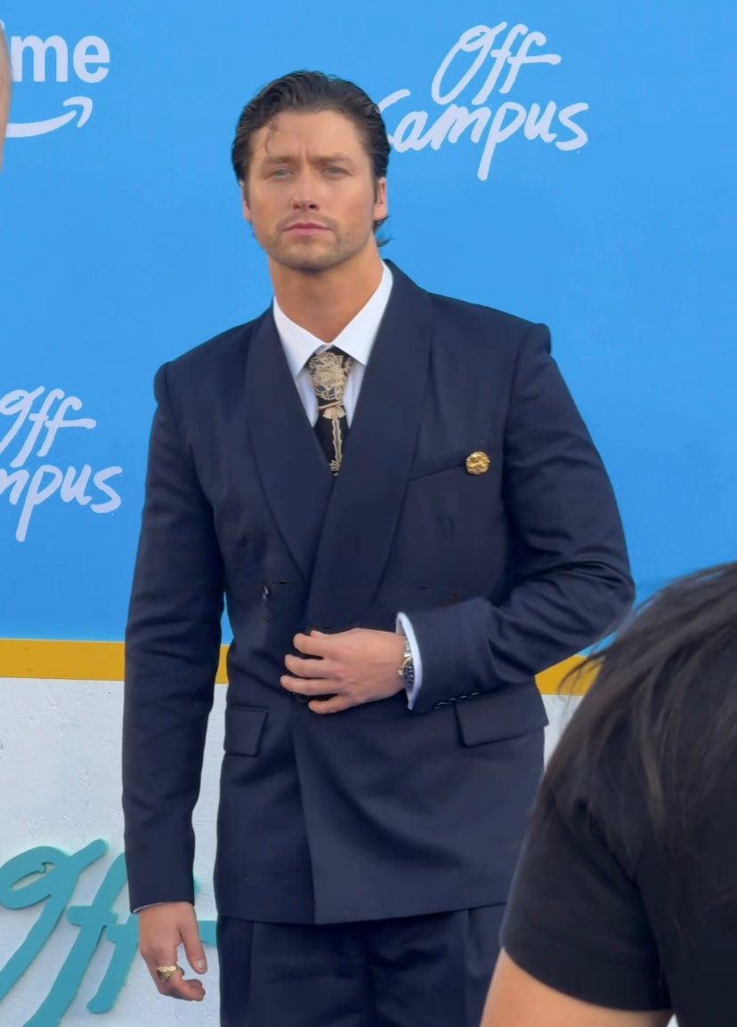 deanallie lovebot 💭 tweet media