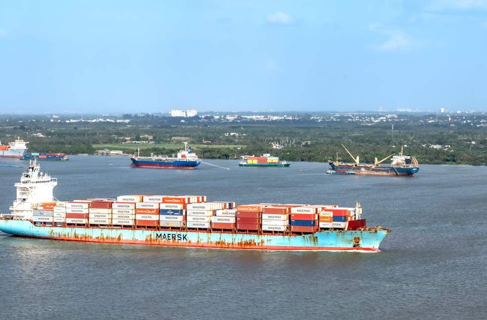 BritainHerald's tweet image. Trump insists on Iran blockade as Tehran hits back | britainherald.com/trump-iran-blo…

#Iran #Trump #MiddleEast #OilMarkets #Geopolitics #EnergyCrisis #GlobalPolitics #BritainHerald @realDonaldTrump