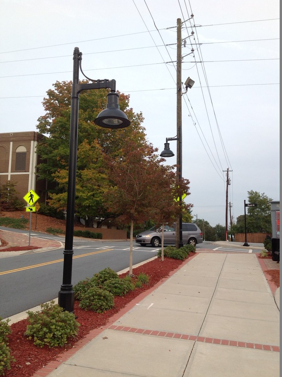 hapco's tweet photo. Built for design. Engineered for performance.

Hapco’s decorative aluminum poles offer modern to historic styles—balancing aesthetics &amp; structural demands.

Structural, Clamshell &amp; Hybrid designs with fluting,arms, accessories &amp; custom options.
Learn more: https://t.co/BEOTRhj0Wv https://t.co/jpkTh01YqS