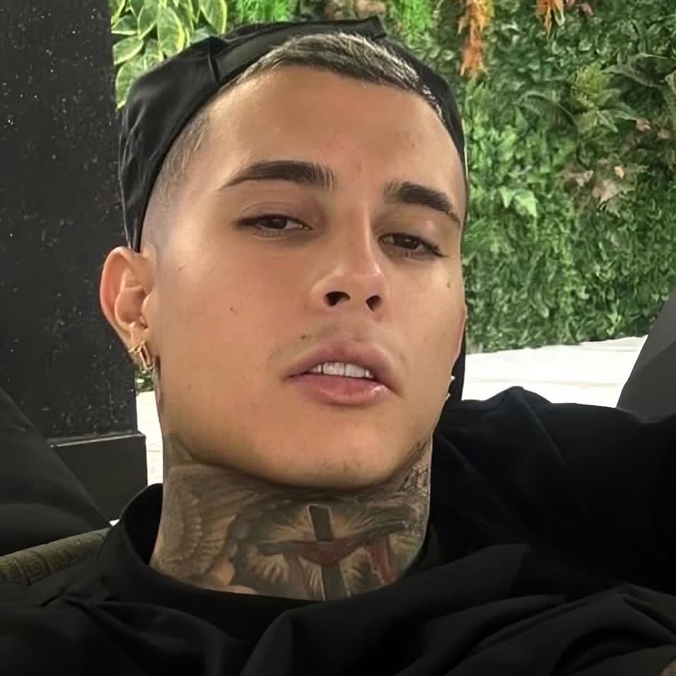 UpdateCharts tweet media