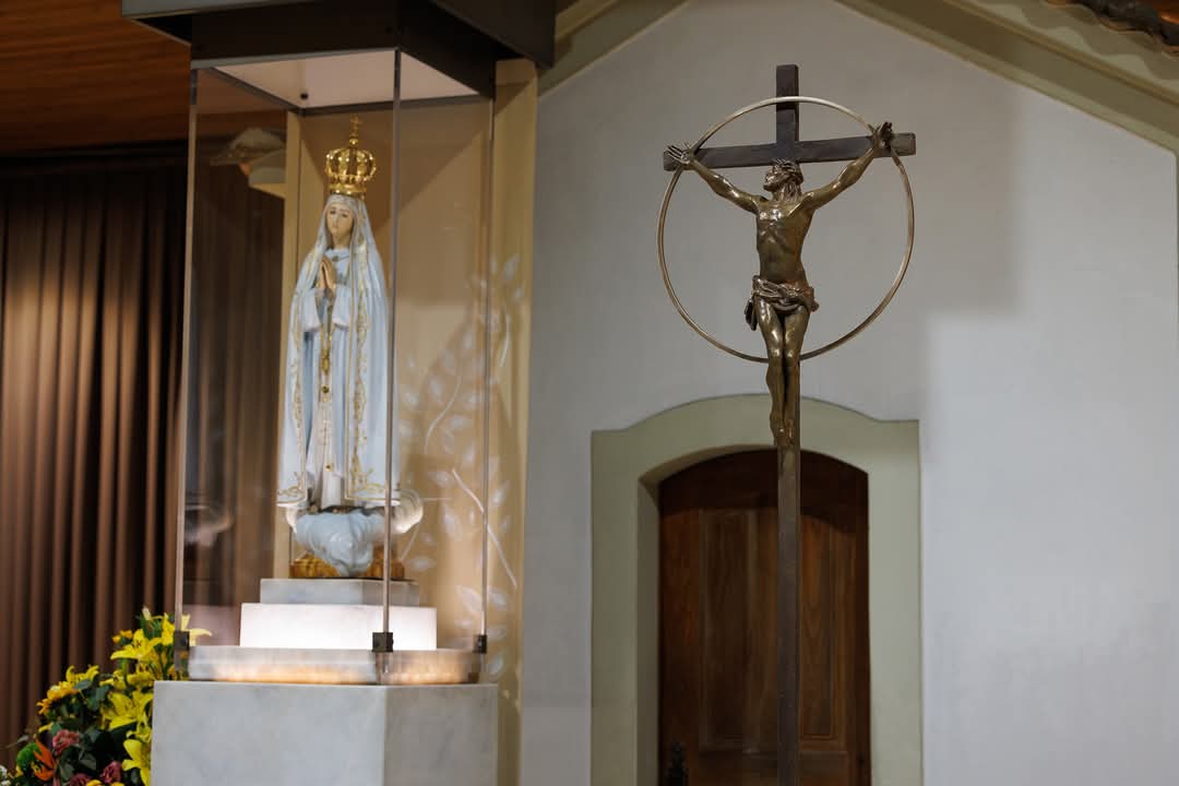d_mhg's tweet image. Virgen María,  Madre de Fátima,
protege a nuestros #hijos y #nietos, todas la #familia y nuestros hogares.
Aleja de nosotros las dificultades y todo lo que nos aleja de Dios.
Guárdanos siempre en la paz del Señor.
Amén. 🙏