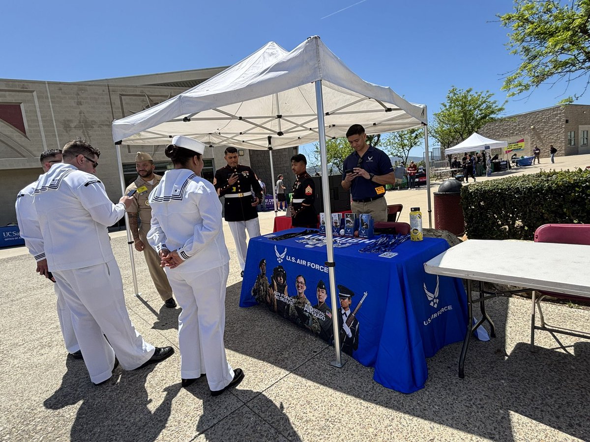 SDSheriff's tweet photo. Mission Hills High School in San Marcos invited the San Marcos Sheriff's Station to their Career Fair earlier this month. Students had the chance to explore a variety of future paths, from universities and military opportunities to skilled trades.

Our deputies shared info about the Explorer Cadet Program, RESPECT Project, and Junior Women’s Academy, and answered great questions about what a deputy’s shift looks like.

Always proud to connect with our youth and support their career journeys! @missionhillshs @SanMarcosUSD @sanmarcoscity