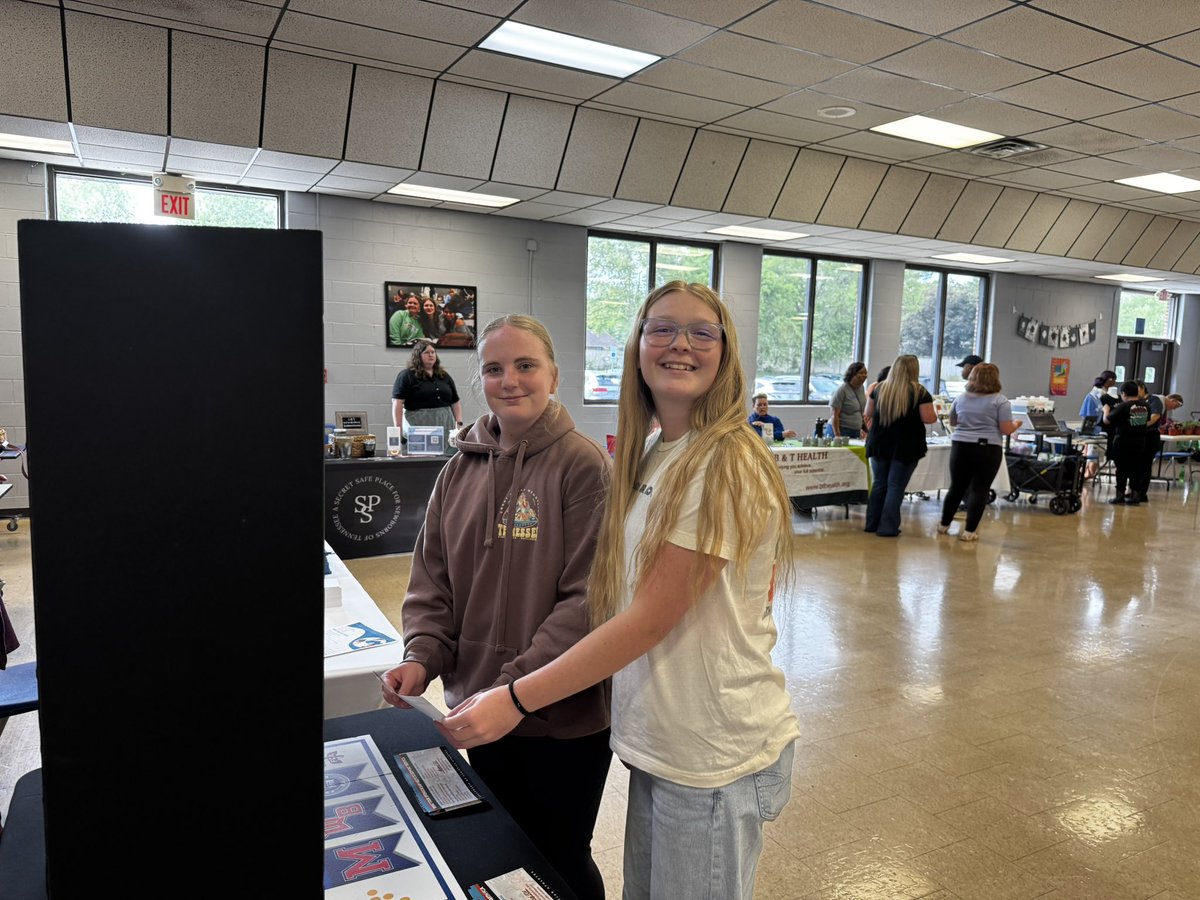 SmokyMtnFCA's tweet image. Royal Showcase at ECCA. The cafeteria is full of parent resources and community agencies who love families and students. Of course FCA had to be there. #fcaproven #jesus #blountcounty #eccafca